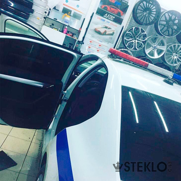 Тонировка задней полусферы Škoda Octavia - фото №1